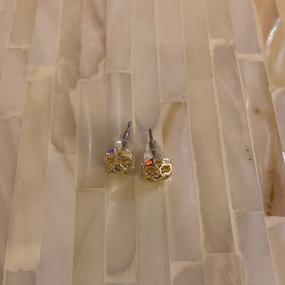 Kendra Scott Rue Gold - Picture 2 of 4